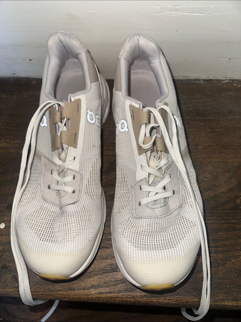 On Running Cloudflow Women’s Running Shoes Beige Taupe Neutral Size 7